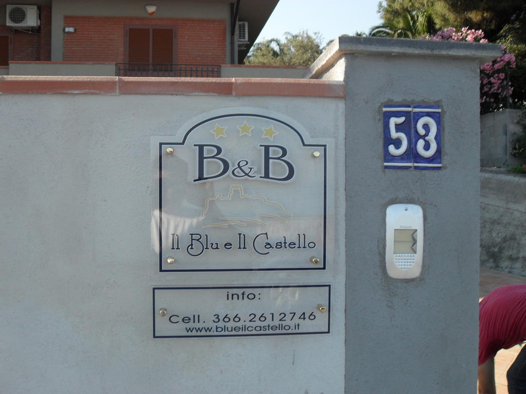 B&B Blu E Il Castello Aci Castello Exteriér fotografie